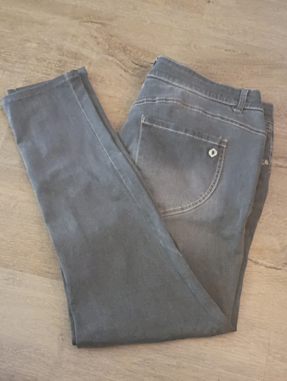 Democracy Women’s Charcoal Skinny Jeans